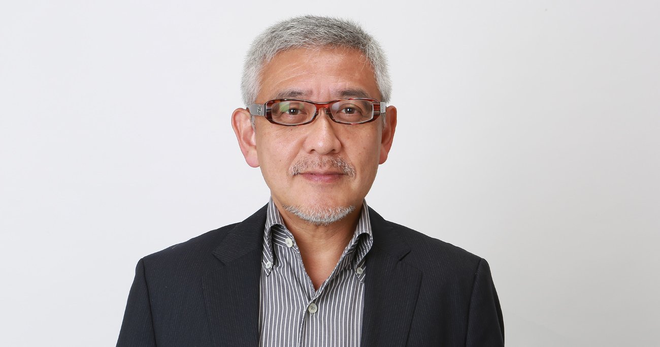 日本株の学習情報を案内する人物の写真